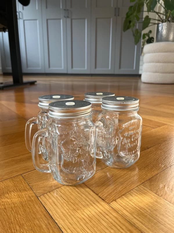 Butlers Trinkgläser mit Deckel – 4er Set, neu / unbenutzt