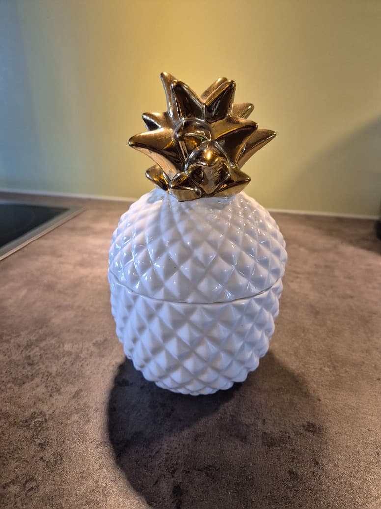 Deko Ananas (weiss/gold)